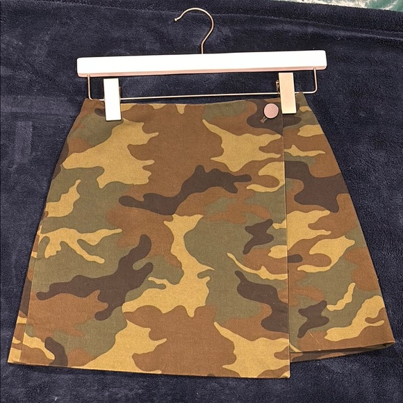 Alice + Olivia Dresses & Skirts - Alice + Olivia Camo Girl Mini Skirt